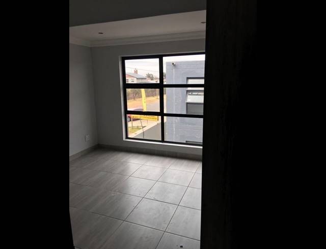 2 BEDROOM APARTMENT FOR SALE IN POMONA